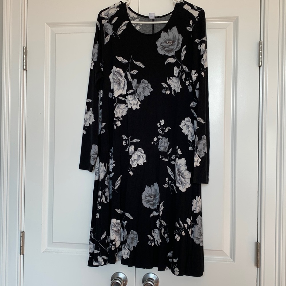 Black Floral Long Sleeve Old Navy T-Shirt Dress